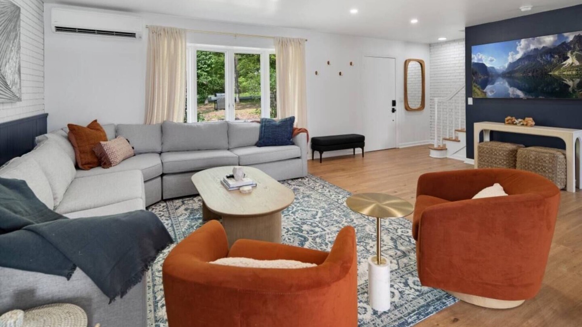 Ovid House | Cayuga Lake | 18 Guest | Wine Trail | Lake Access