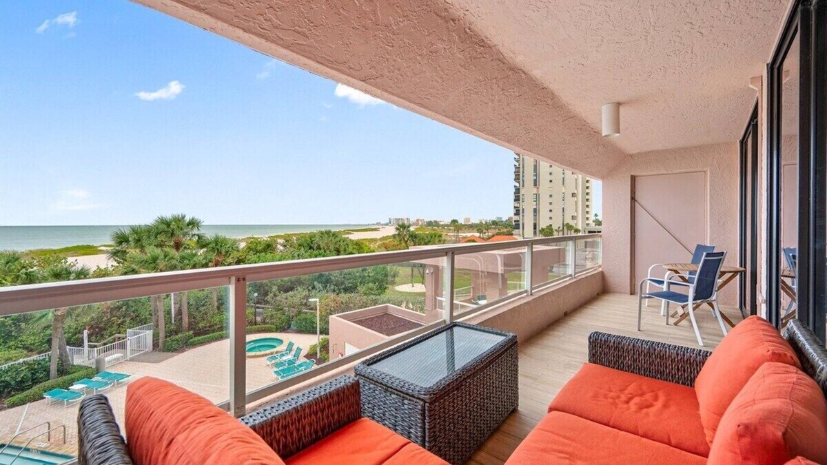 Sand Key Condo | CBC 2-3C –Beautiful Beach Front Condo!
