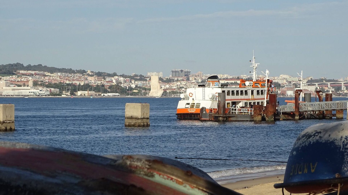 Trafaria Apartment | Cecílio's - where the Tagus meets the sea