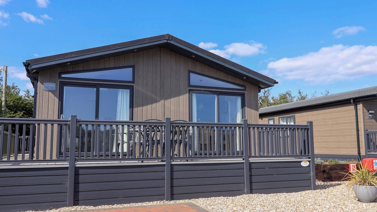 Combpyne Cottage | CEDAR 1, family friendly, with pool in Lyme Regis