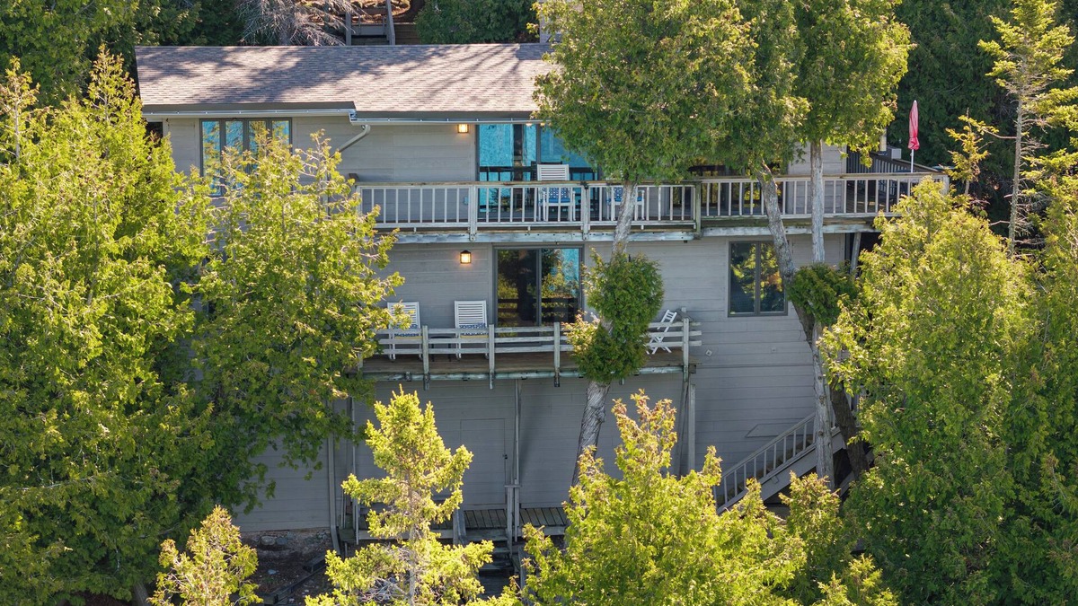 Harbor Springs House | Cedar Bluff: 4 BR, 3 BA House in Harbor Springs, Sleeps 8