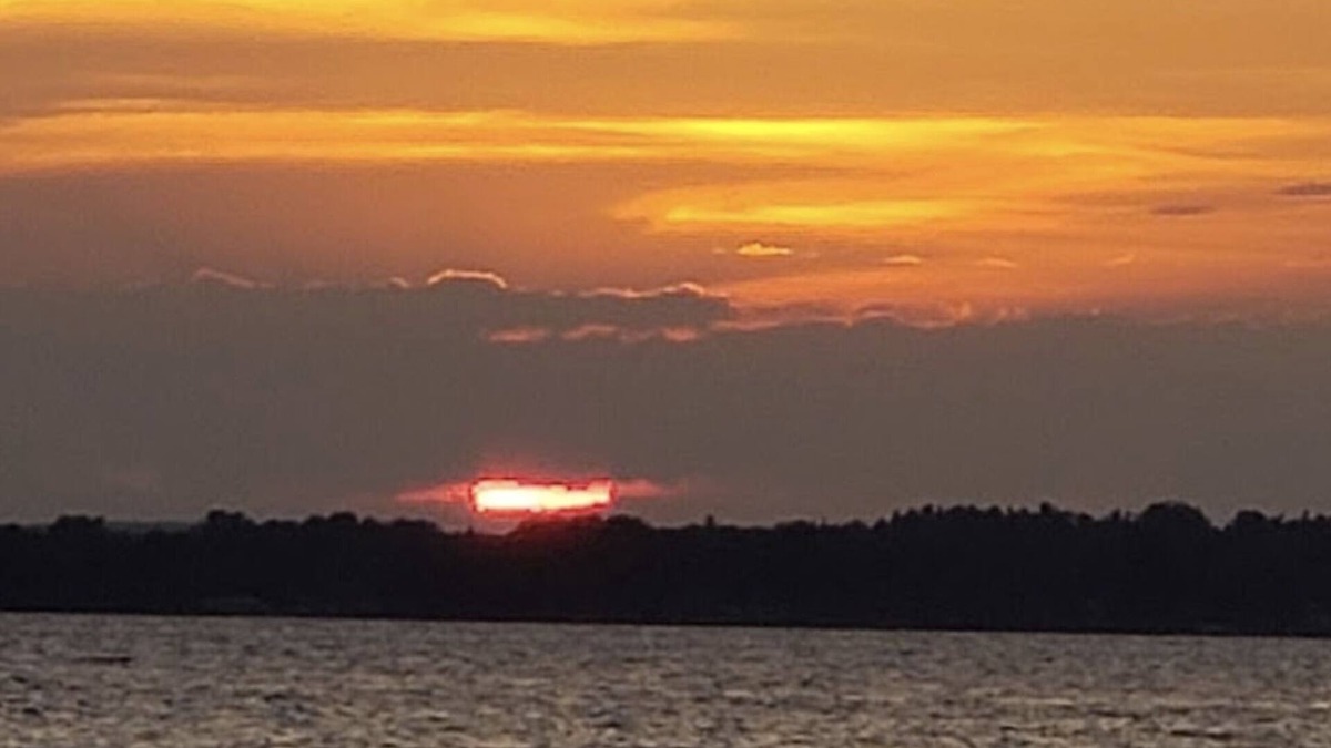 Tawas City Cottage | (Cedar Cabin) Cozy 2 Bedroom Cottage - Waterfront - No Pets