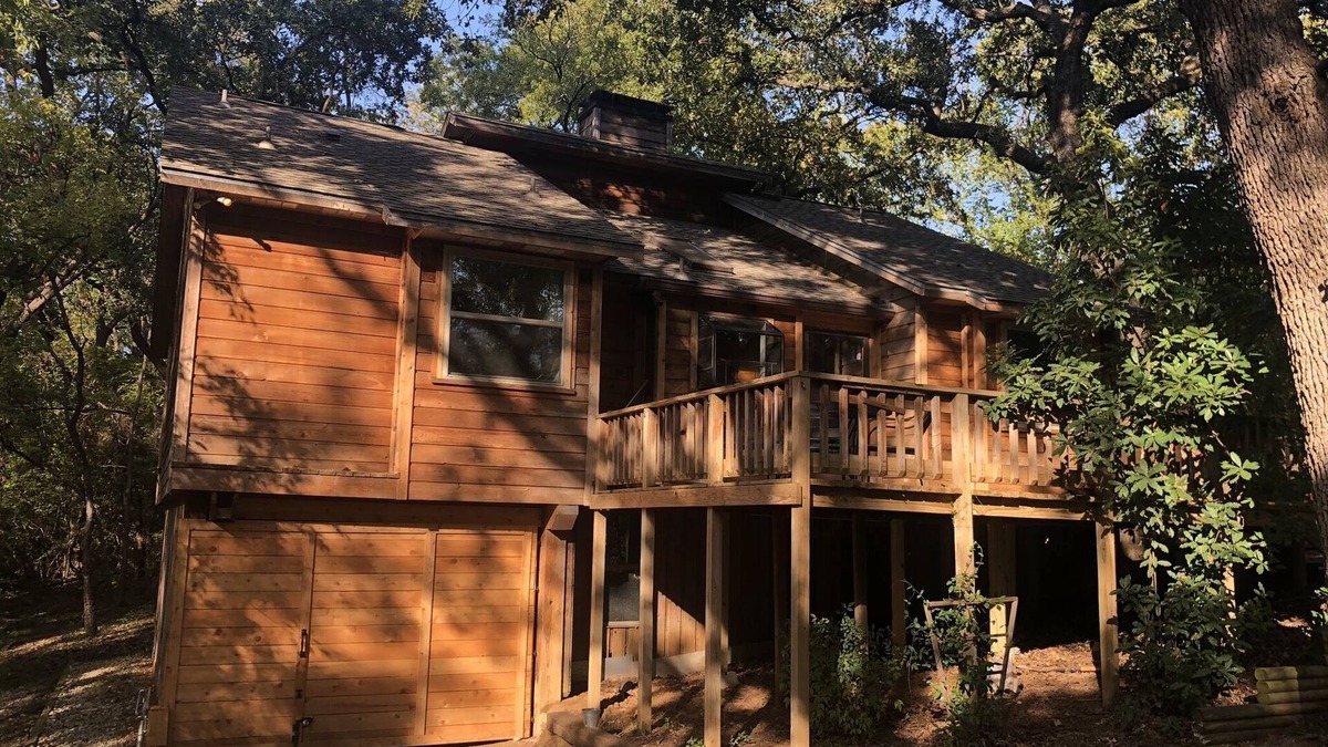 Lake Dallas Cabin | Cedar Cabin on Stilts with 2 decks in the Trees by Lake Lewisville