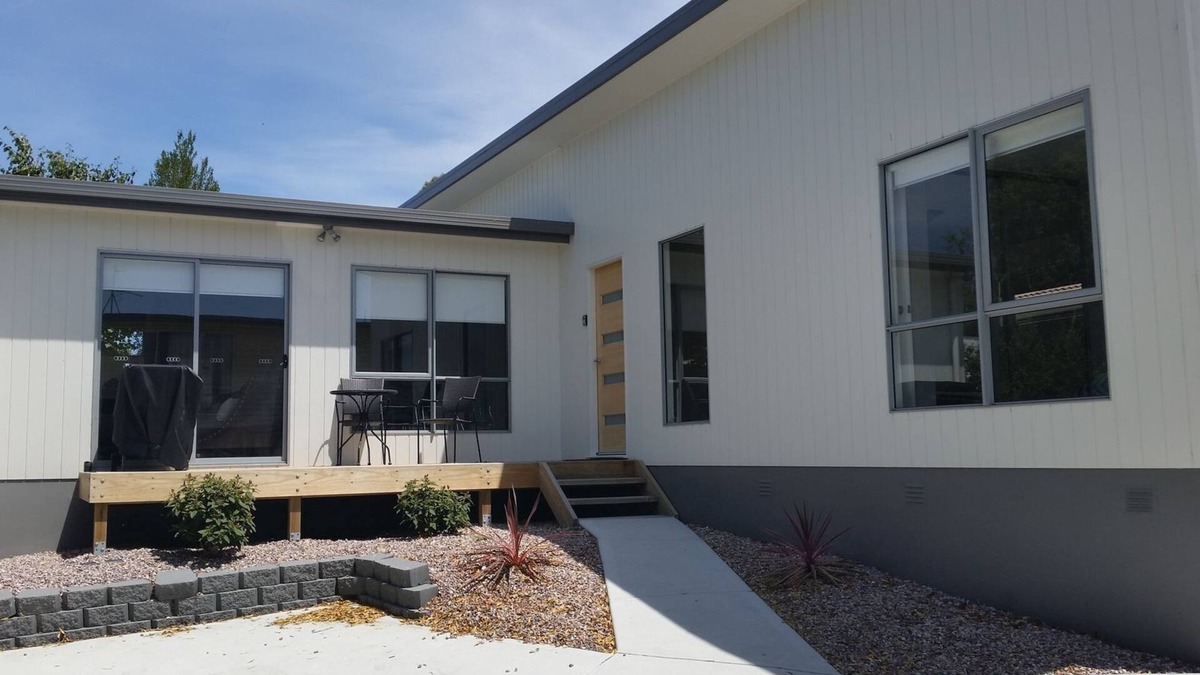 Blackmans Bay House | Cedar Cottages Blackmans Bay - Country suite