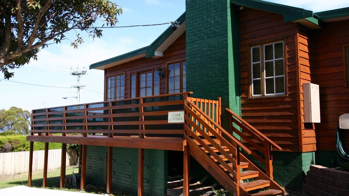 Blackmans Bay House | Cedar Cottages Blackmans Bay