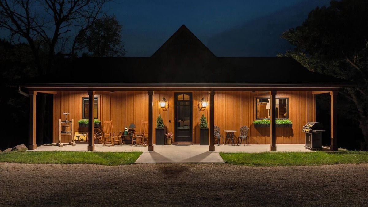 Elizabeth Cabin | Cedar Cove Cabin, Private Beach near Galena