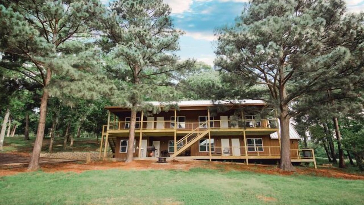 Athens Cabin | Cedar Cove Ranch and Resort - The Lakeview Lodge