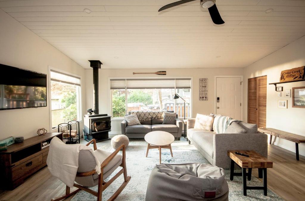 Tuwanek House | Cedar Creek Cottage 4BR - Welcome to Your Private Oasis Steps from the Beach