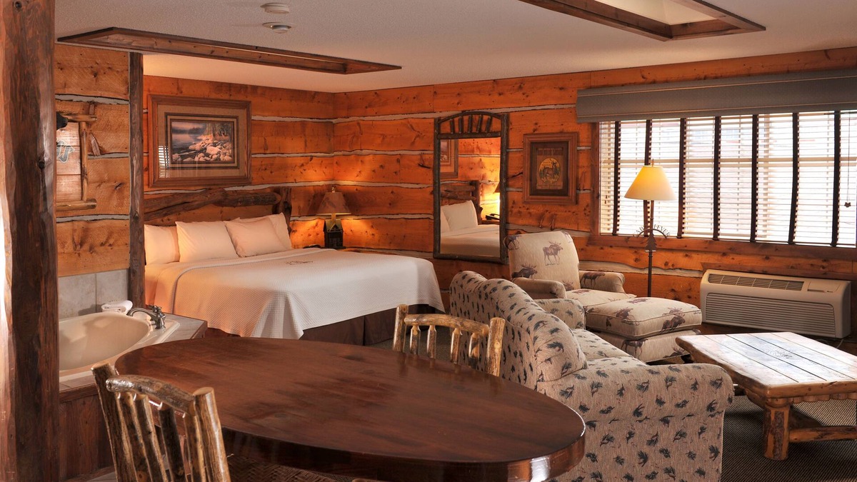 Rothschild Hotel | Cedar Creek Hotel Wausau - Rothschild