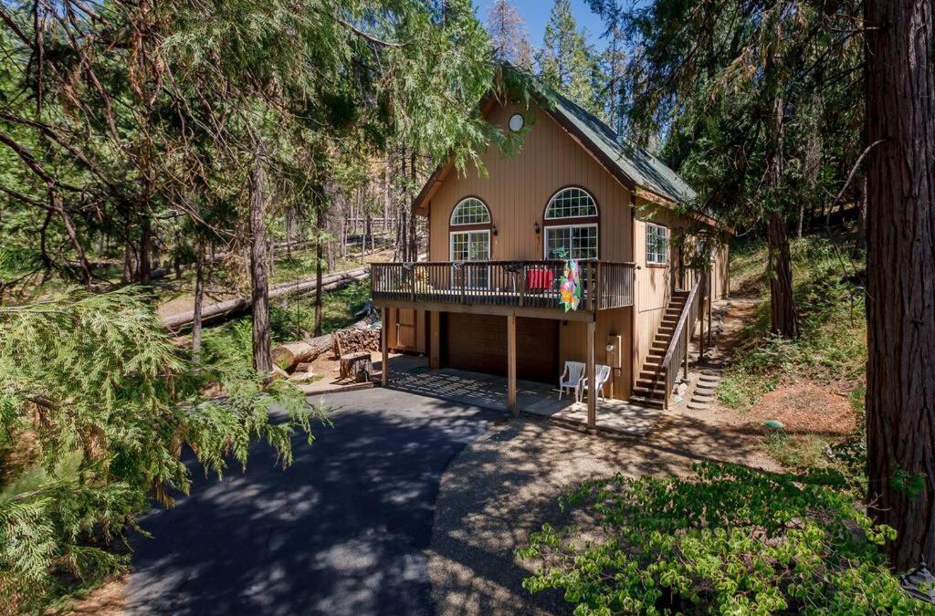 Mariposa House | Cedar Haven - A Hiker's Retreat