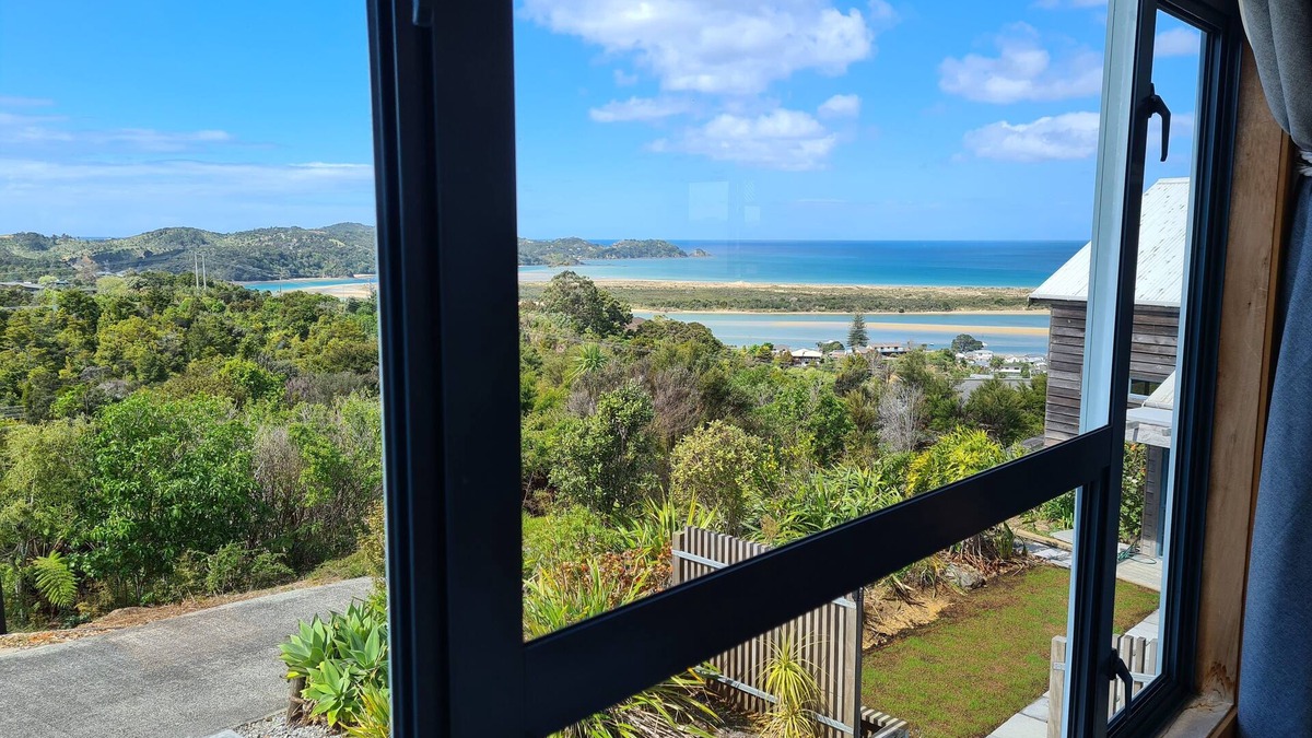 Ngunguru Apartment | Cedar Heights Chalet with Elevated Ocean Views in a Native bush setting.