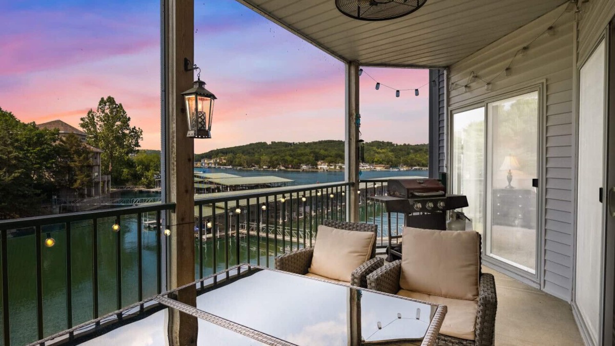 Camdenton Condo | Cedar Heights Delight-Waterfront, Pools, Wet Bar, & More!