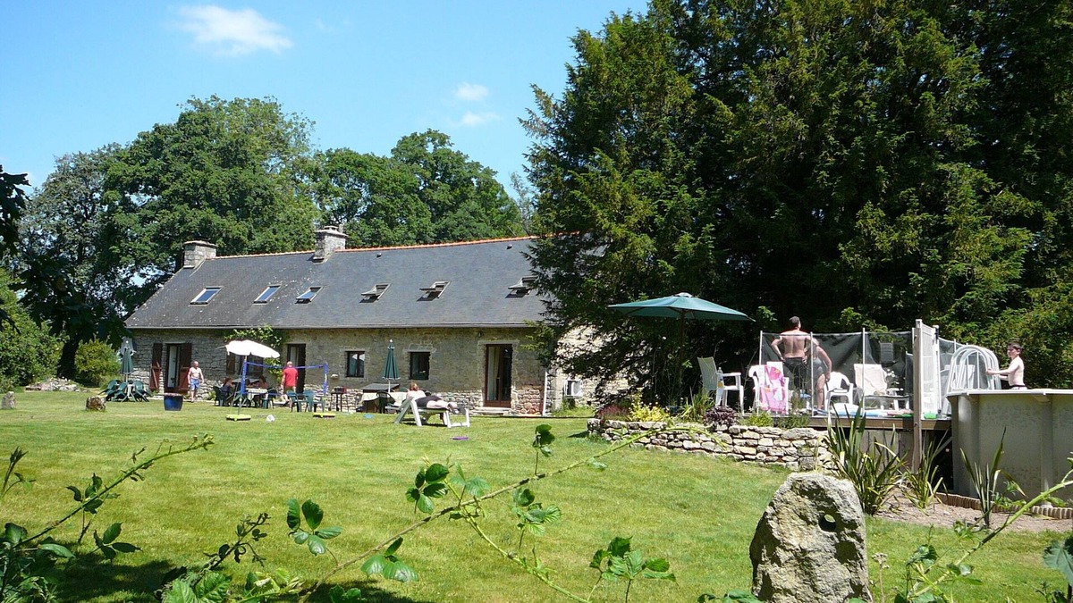 Guern Cottage | Cedar, Les Verts Paturages.