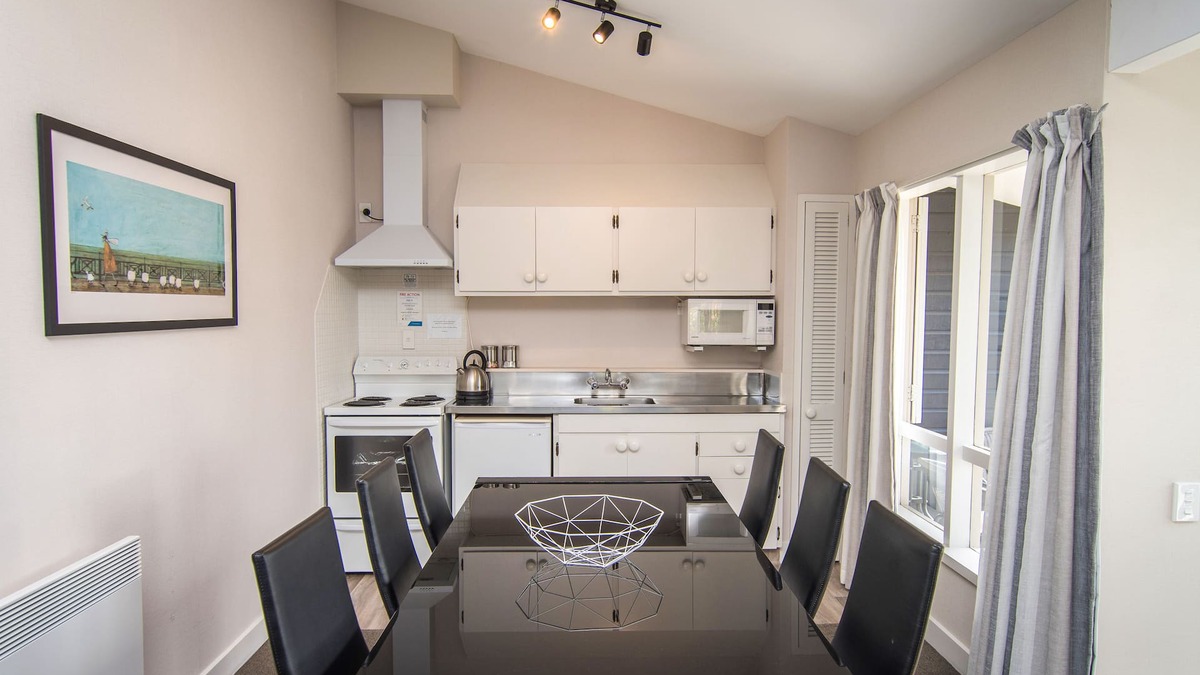 Timaru Hotel | Cedar Lodge Motel