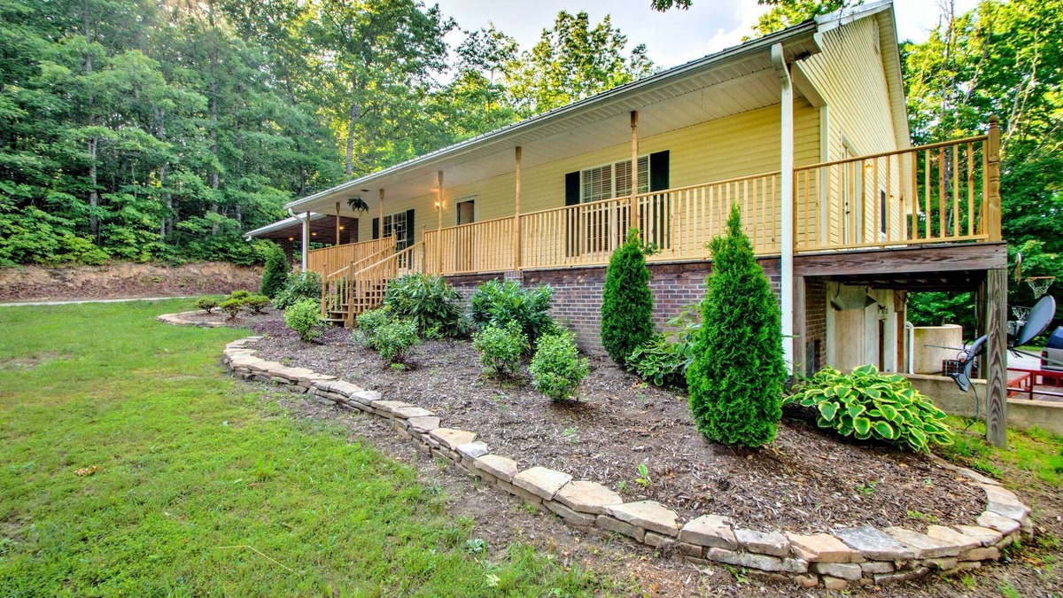 Cedar Mountain House | Cedar Mountain House on 12 Acres - Near Trails!