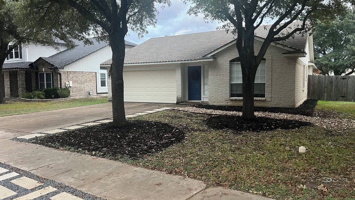 Cedar Park House | Cedar Park single-story house with greenbelt access and close to everything!