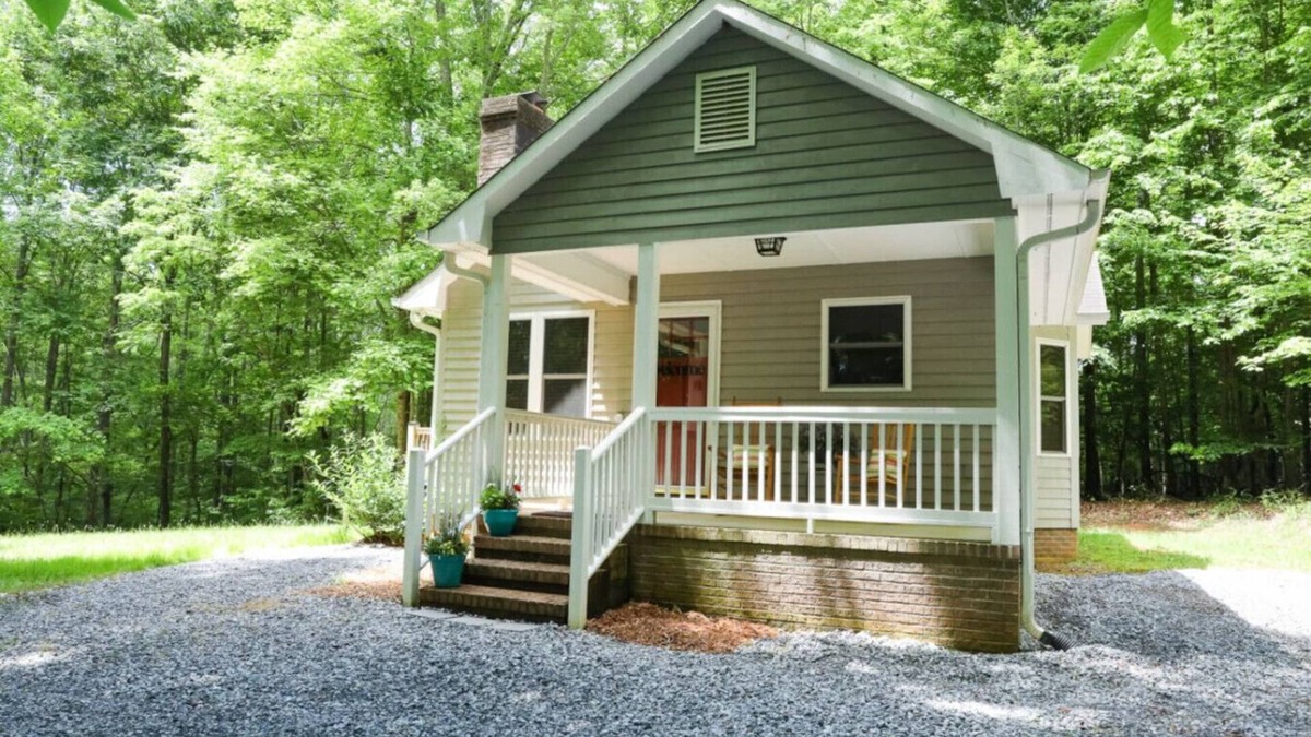 Peters Creek Cottage | Cedar Run Cottage - secluded romantic getaway, by Buffalo Mountain Getaway