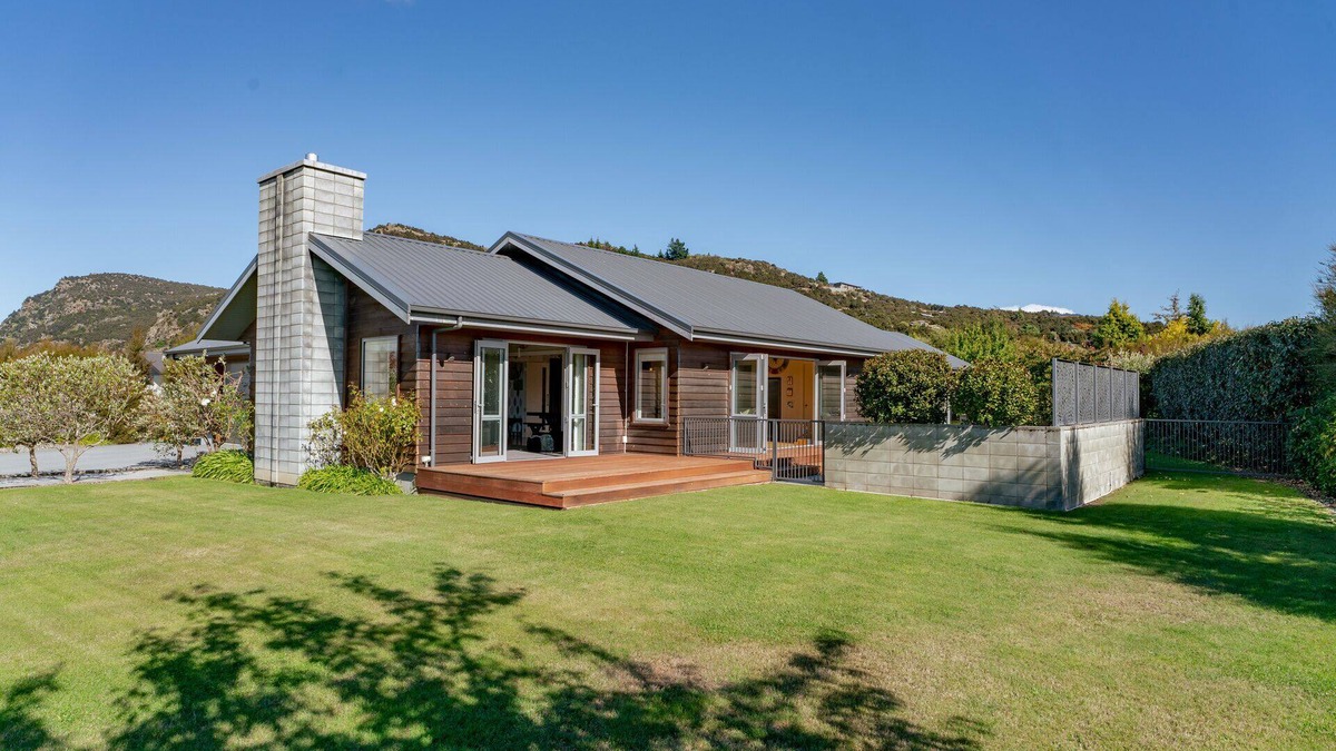 Albert Town House | Cedar Sanctuary - Albert Town Holiday Home