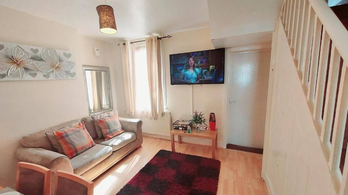 Chatham House | Cedar Villa-Perfect For Longer Stays