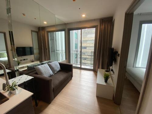 Ekkamai Apartment | Ceil by Sansiri BTS Ekamai Shuttle to BTS Ekamai , Gateway mall , Major Cineplex mid city. Great place to explore bangkok