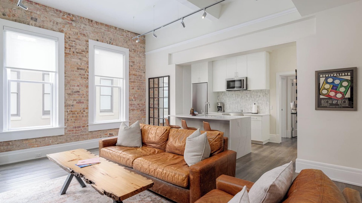 Downtown Condo | Celebrate in Luxury in this stunning 2/2!