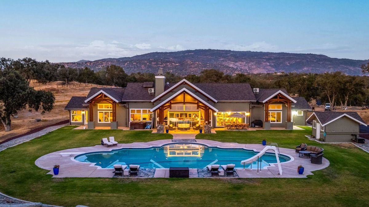 Auberry House | Celio Vista Ranch is a spectacular gated 125 acre Country Estate.