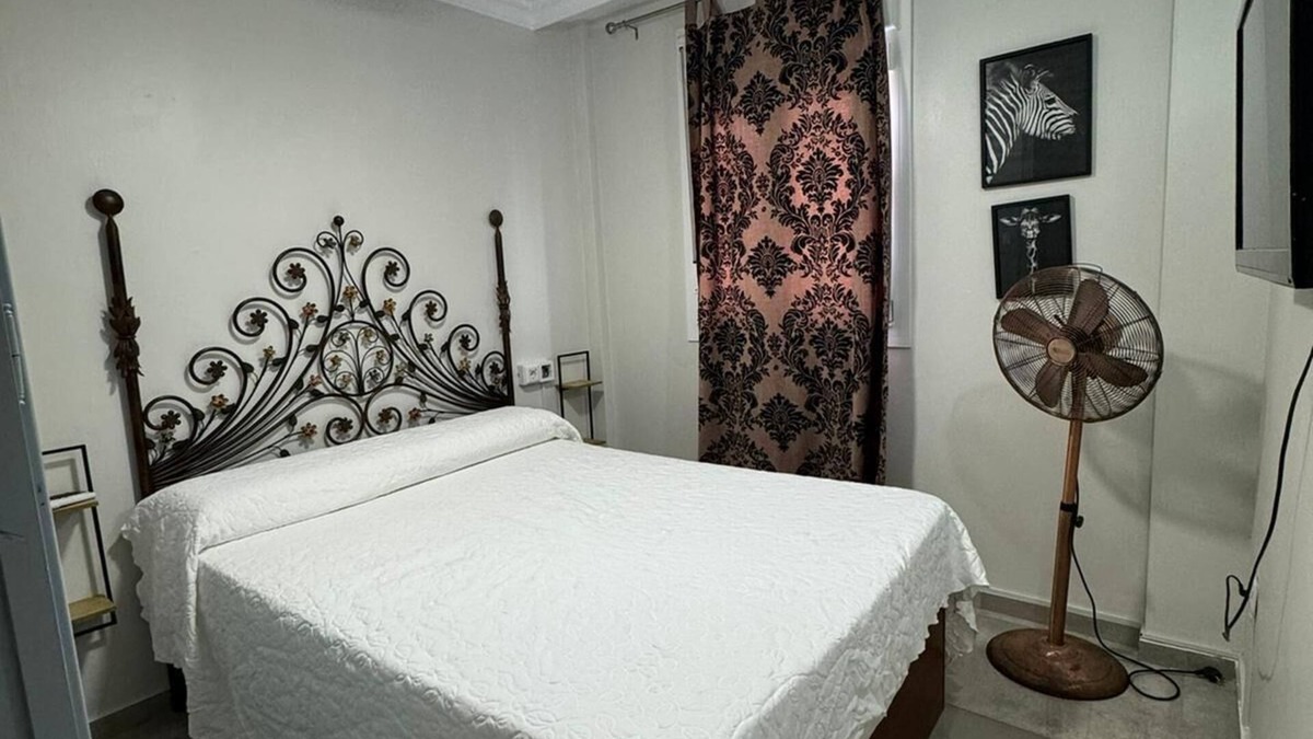 La Linea de la Concepcion House | CENTRAL FAMILY HOUSE