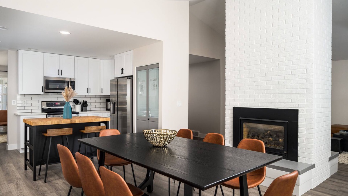 Englewood House | Centennial, Great Family&Group, 2 Ensuite BR, Fast WiFi, Arcade, Games, Fire Pit