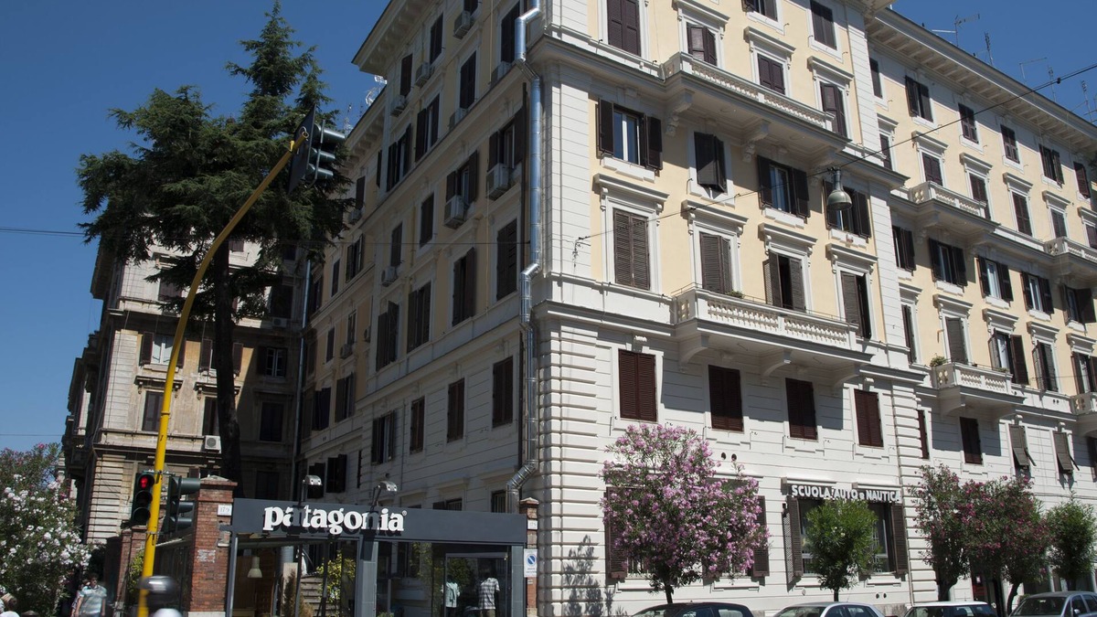 Salario House | Center 2 Rooms is a modern and comfortable apartment located on the first floor.