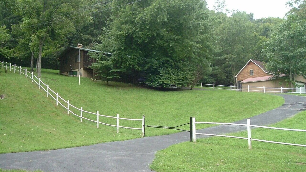 Smithville Cabin | Center Hill Lake - Holmes Creek Cabin - Half Mile From Boat Launch