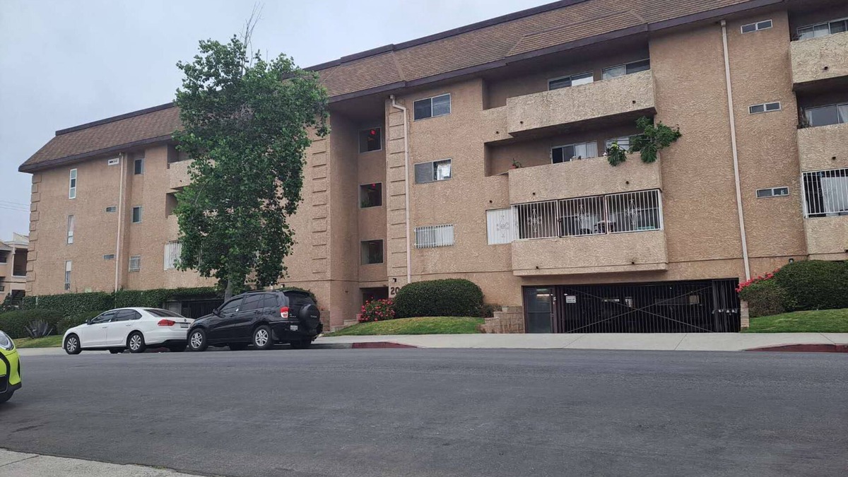 Rampart Village Apartment | Center located in Los Angeles, 2 bedroom 2 baths, close to everthing