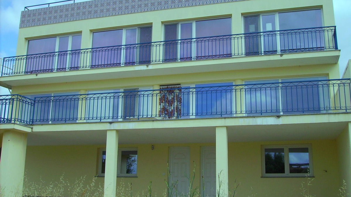 Ortiga Villa | Center Portugal, 3 min walk to the Tagus, 10 min drive to the beach.