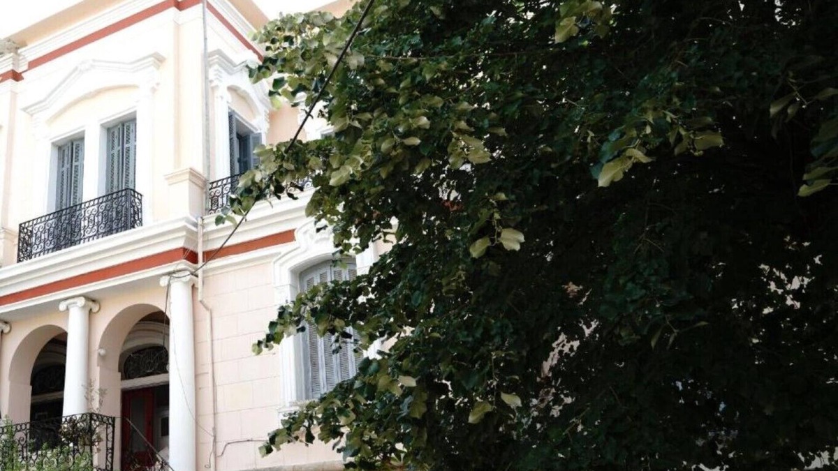 Igoumenitsa House | Center town! Private parking- 5 min from the beach!