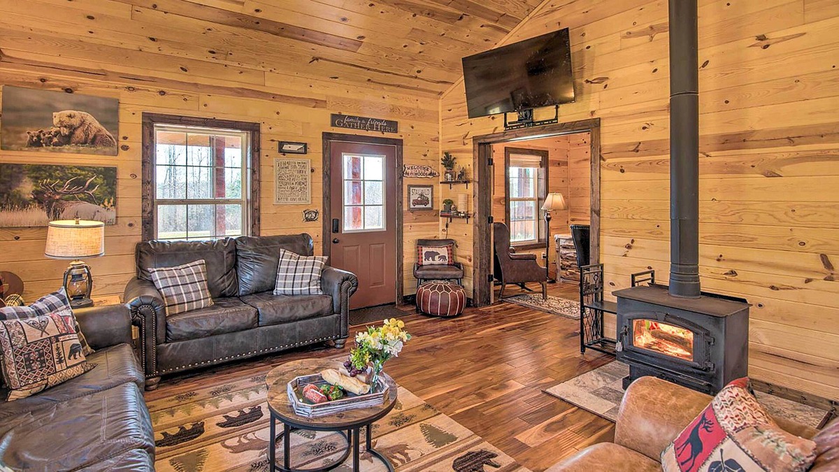 Centerville Cabin | Centerville Cabin Rental: 68 Mi to Nashville!