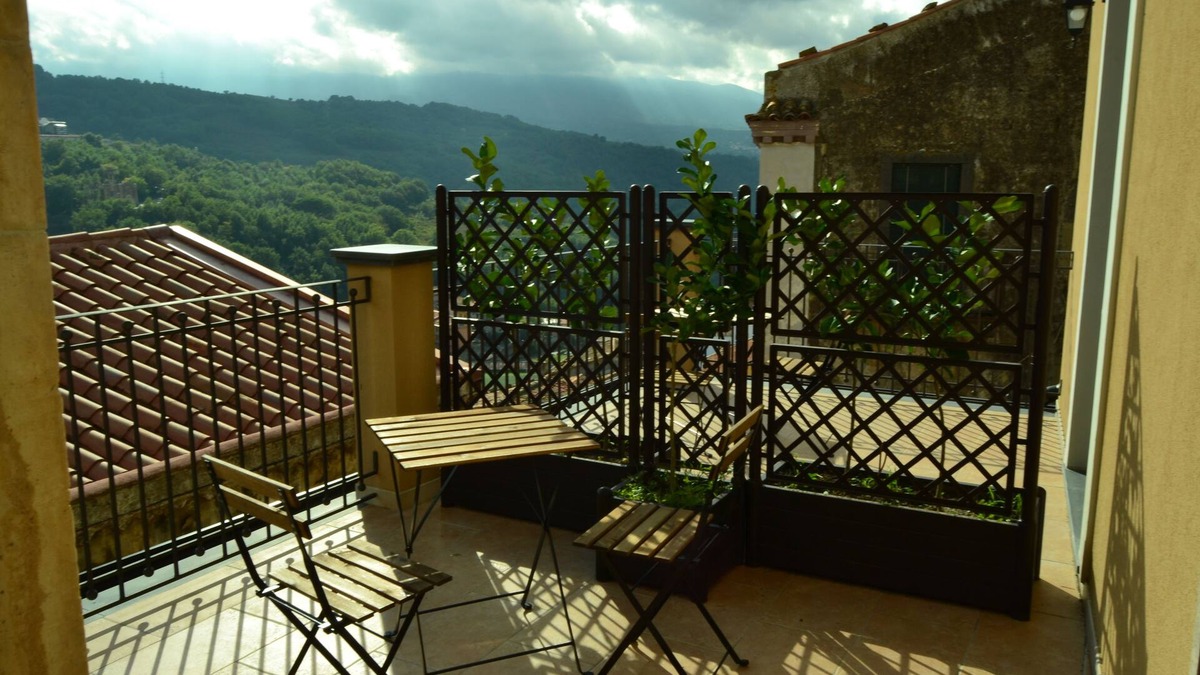 Rovittello House | Cento Tarì Guest House