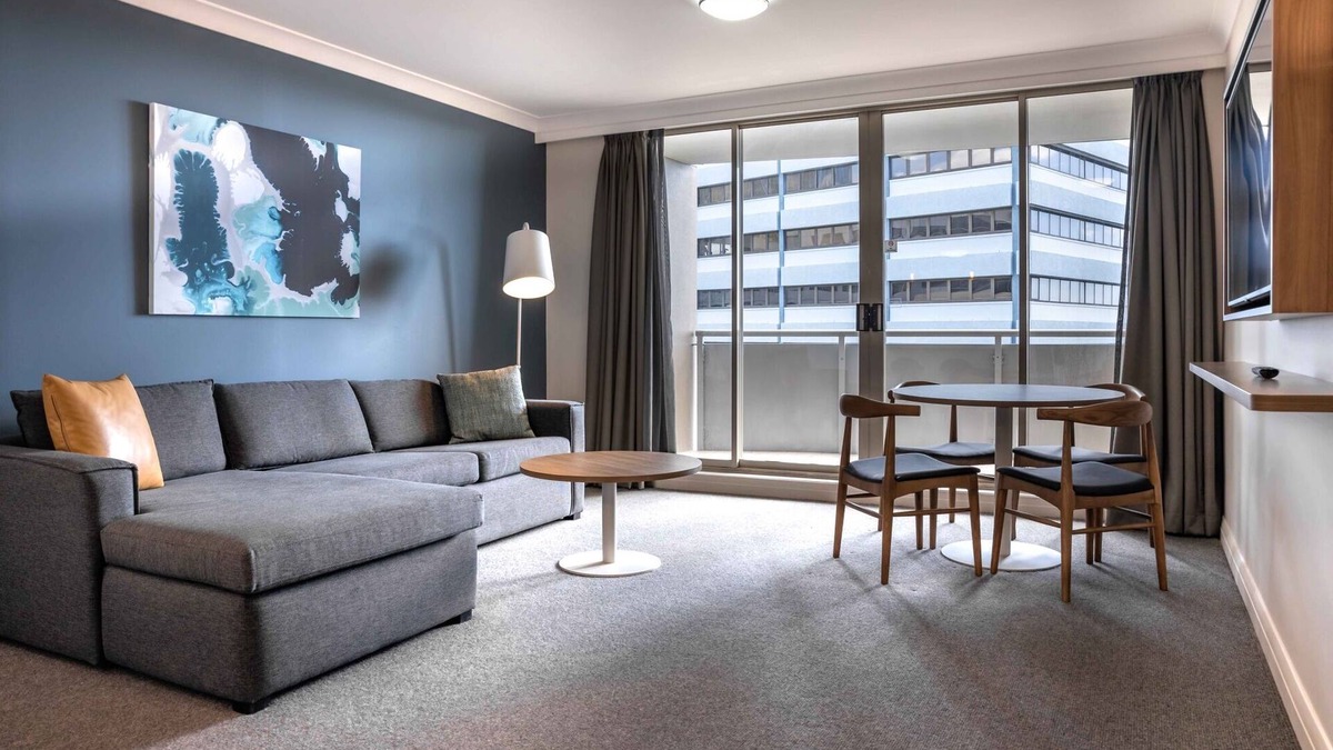 Chatswood Apartment | Central 1-Bed with Parking, Pool, Sauna & Gym