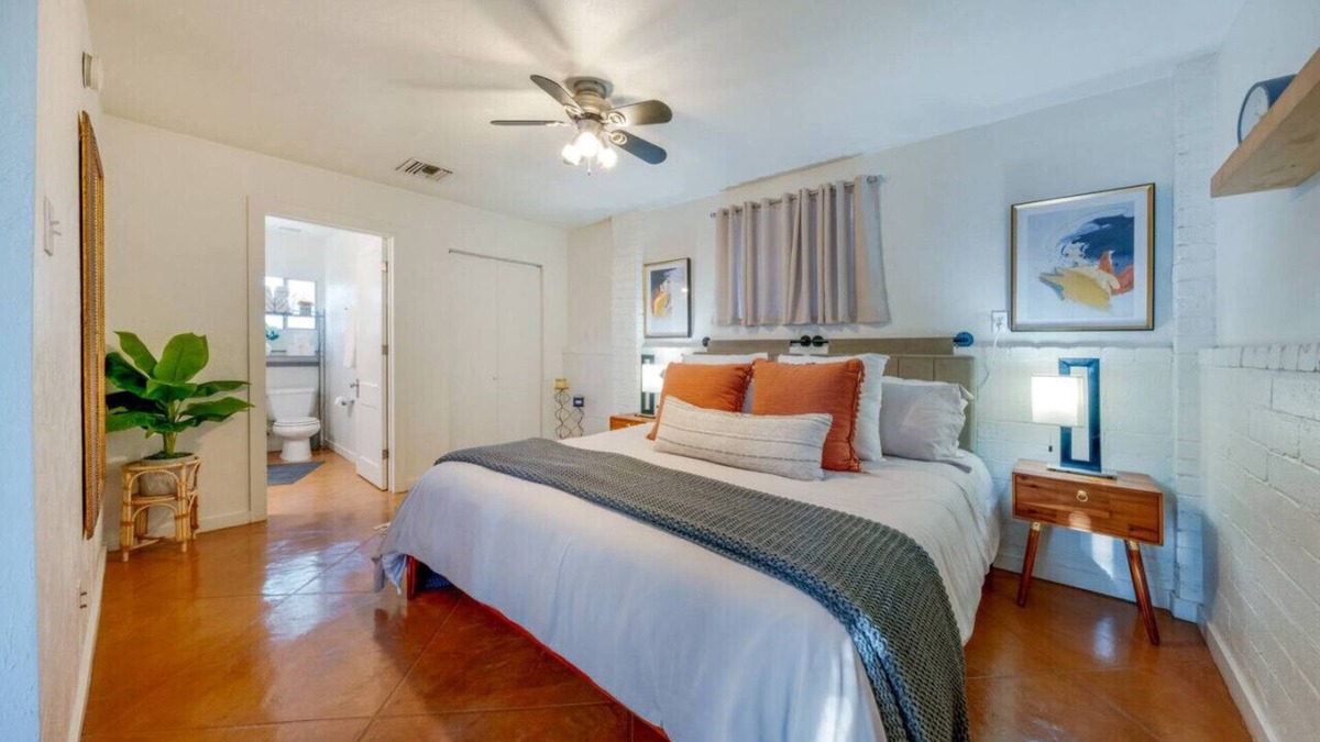 Blenman-Elm Apartment | Central/1 BR & 1 BA/Fenced/Cozy/Guesthouse