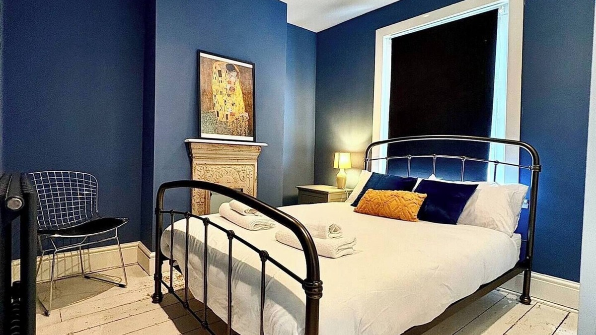 Hereford House | Central 2BR I Pets I Parking