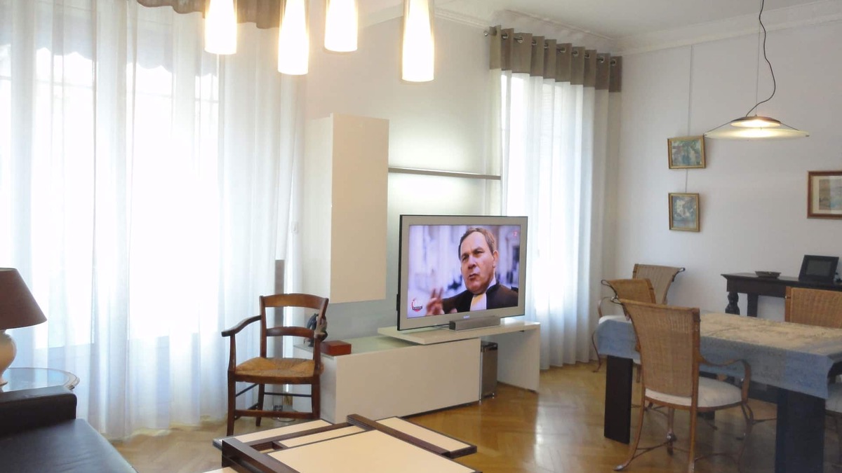 Thiers Apartment | Central, 72 m2 air-conditioned, comfortable, parking - Ideal couple or family (4P)