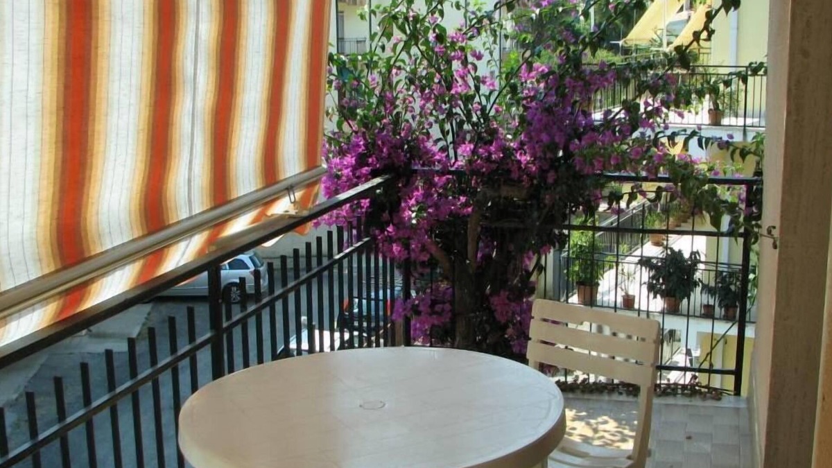Diamante Apartment | Central and 2 steps from the beach but away from the hustle and bustle