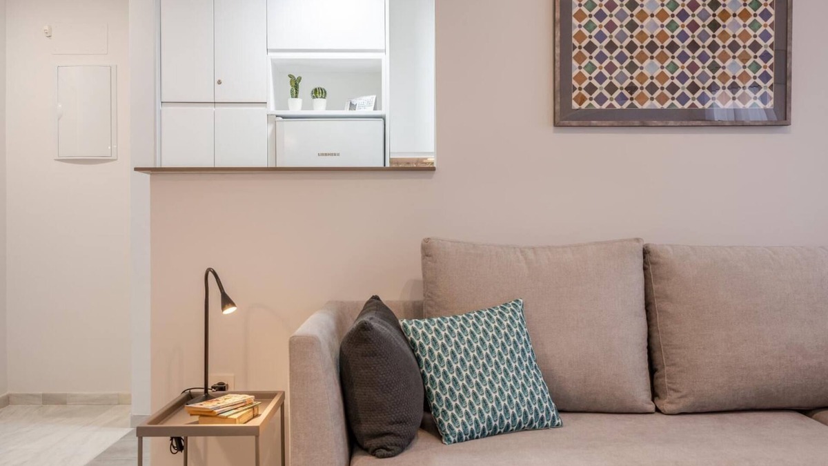 Cervantes Apartment | Central and modern apartment with Parking and FREE WIFI