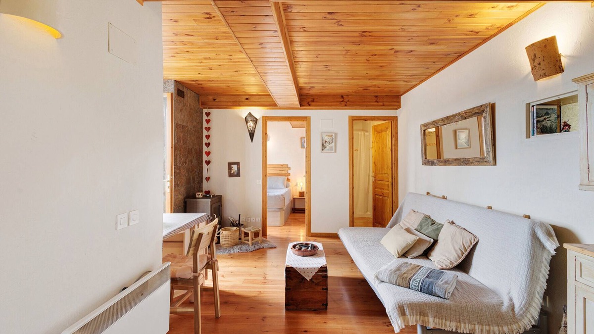 Osseja Apartment | Central Apartment in Ossèja