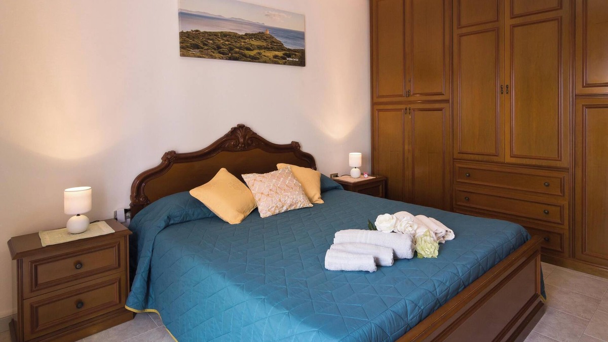 Sant'Antioco Apartment | Central Apartment “Santantioco” near the Beach with Wi-Fi, A/C, Balcony
