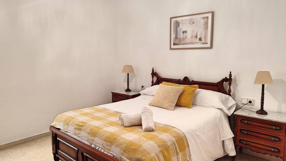 Huerta del Rey Vallellano Apartment | Central Apartment Jardines de Vallellano