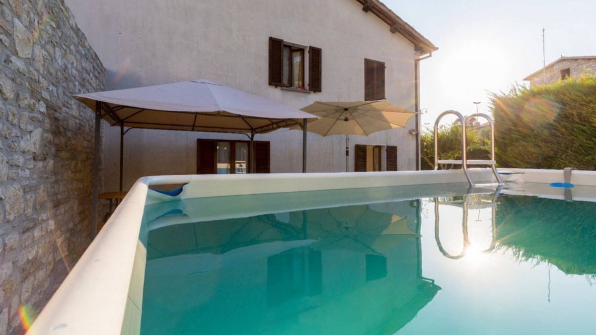 Gubbio Apartment | Central apartment that can accommodate up to 6 people, located in the east area (S. Martino-S. Lucia area) of Gubbio, in the hamlet of Perugia, a 300m walk from Teatro Romano and a 10 min walk from Piazza Grande and Palazzo dei Consoli.The flat consists