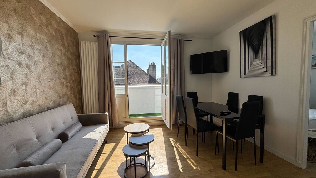 Vaugueux Apartment | Central apartment with balcony - castle view