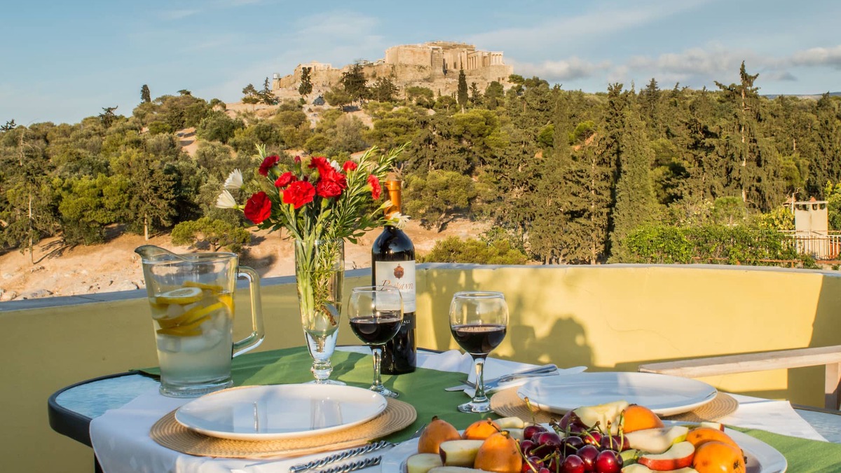 Thissio Apartment | Central Apartment with Acropolis View