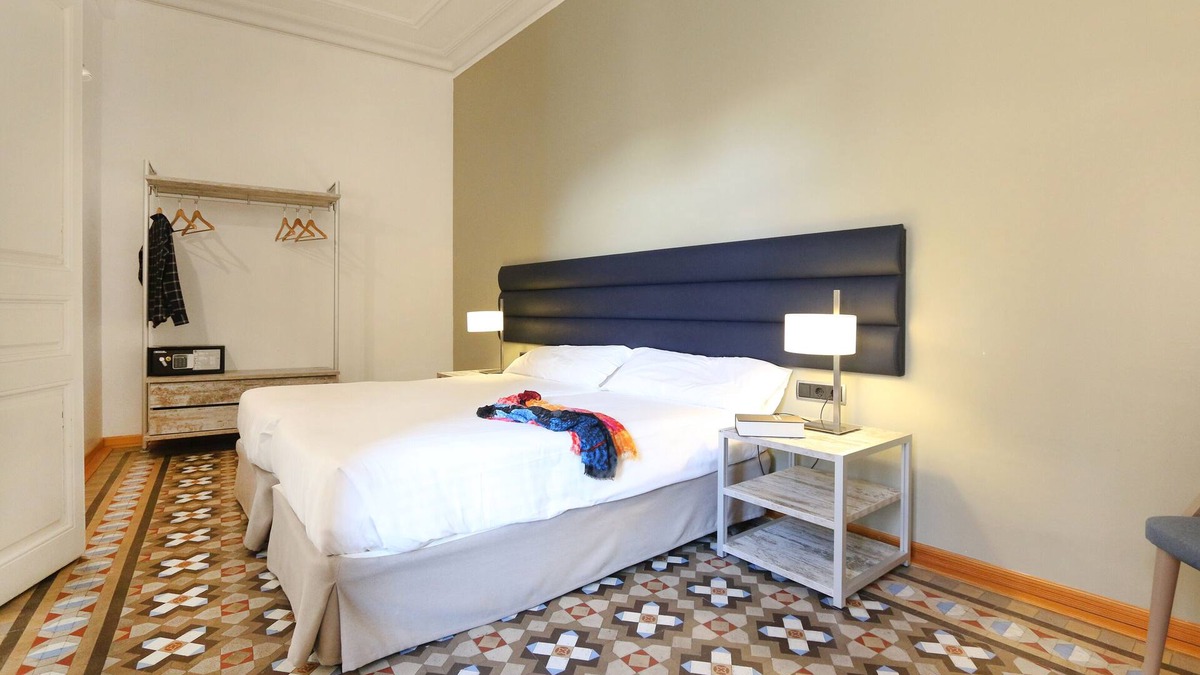 Dreta de l'Eixample Apartment | Central Barcelona! Perfect for big groups!