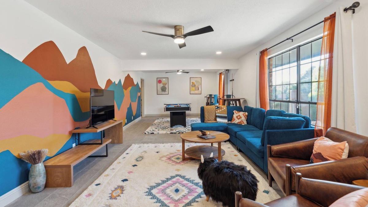 Albuquerque House | Central BBQ Haven: 4bd - Games - Outdoor Movie