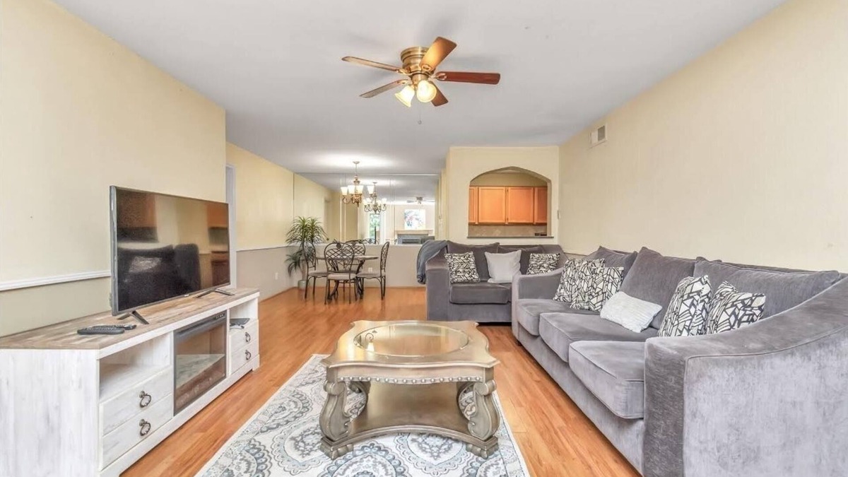 Greater Fondren Southwest House | CENTRAL BELLAIRE SUGAR LAND 2 BD 2 BATH